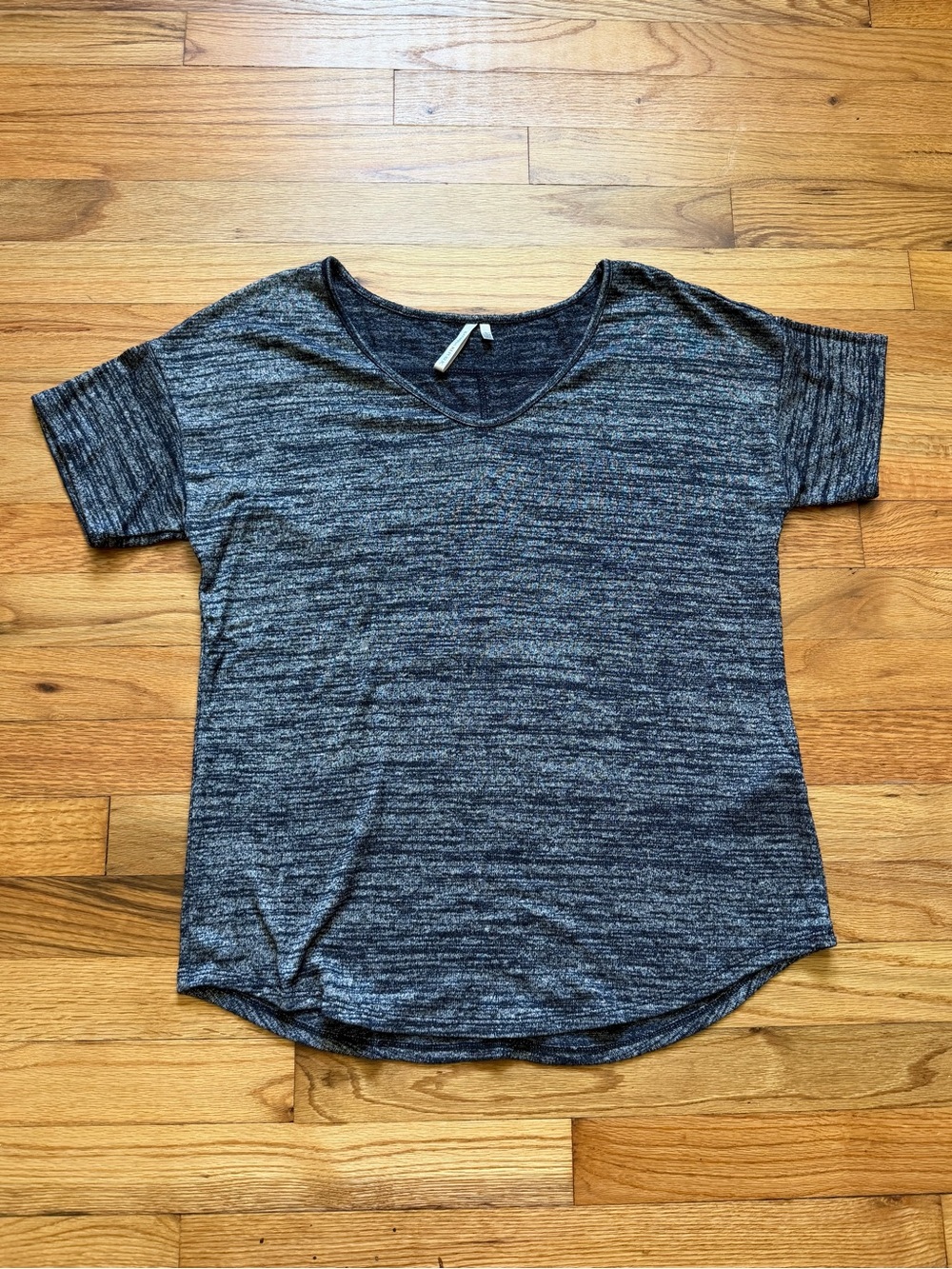 Banana Republic Women’s Heathered Navy V-Neck Short Sleeve Tee